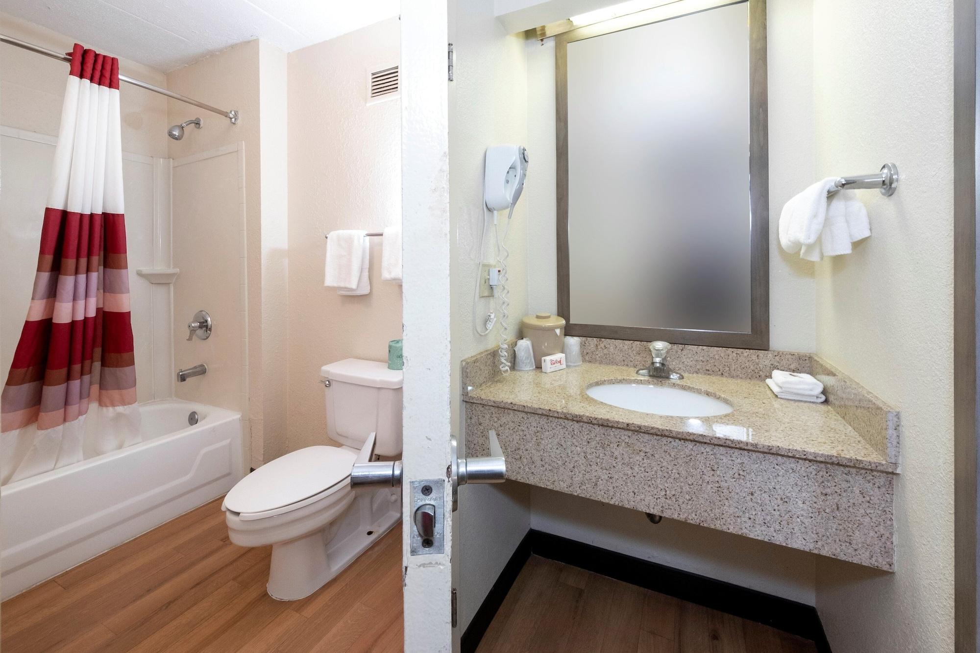 Red Roof Inn Tinton Falls-Jersey Shore Экстерьер фото